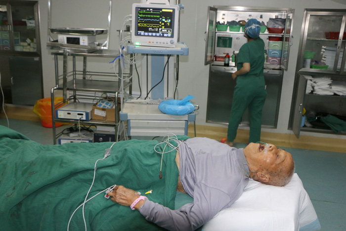 勇闯生命禁区——我院神经外科为近百岁老人成功实施开颅手术